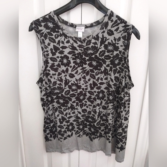 Issac Mizrahi Lace Print top - Picture 7 of 10